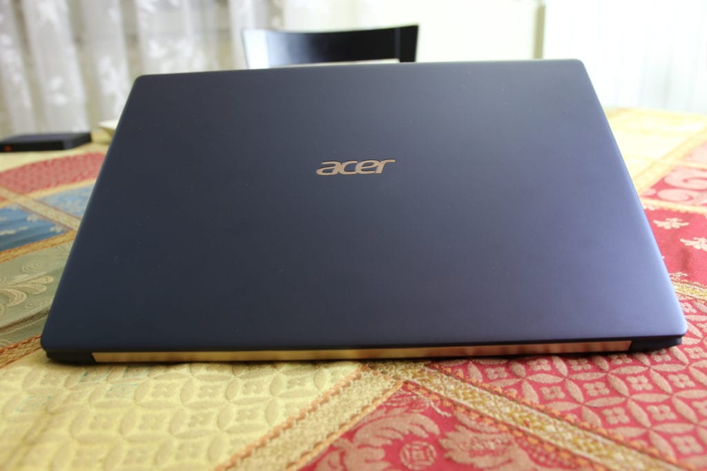 Acer Swift 5 Pro Recensione - Potenza e Stile in meno di 1 kg