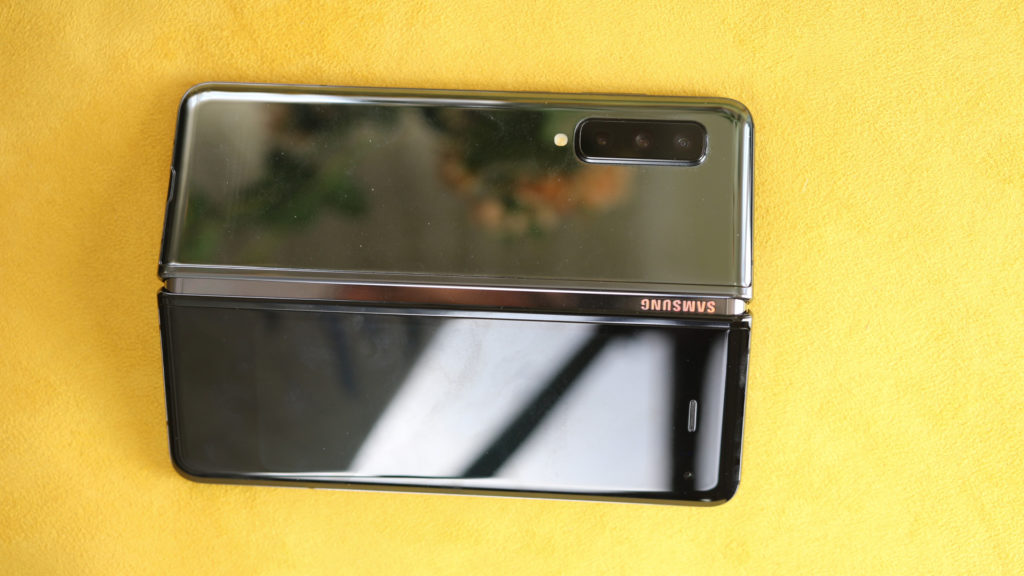 Samsung Galaxy Fold Posteriore
