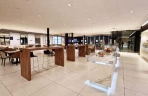 Sala VIP Canudas Lounge Aeroporto Barcellona El Prat: come entrare gratis Lounge Aeroporto Barcellona El Prat Lounge Key Sala VIP Canudas Tavoli Ristorante Buffet