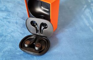 Recensione Tribit MoveBuds H1 – Sport a Ritmo di Musica Tribit MoveBuds H1 Confezione Auricolari Frontale