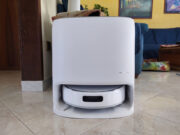 Recensione Narwal Freo 20 – Rullo Esteso e Top Prestazioni di Pulizia Narwal Freo 20 Frontale Base Robot Aspirapolvere